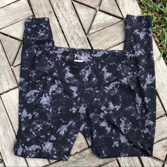 Old Navy Pants - Old Navy Active High Waisted Leggings Size M